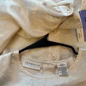 Liz Claiborne Petite Cream Metallic Blouse Size 8P – New with Tags